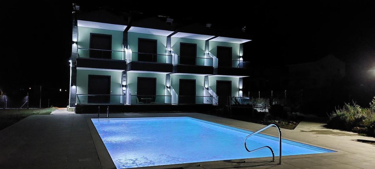 Paramithi Luxury Apartments Nikiti  Esterno foto