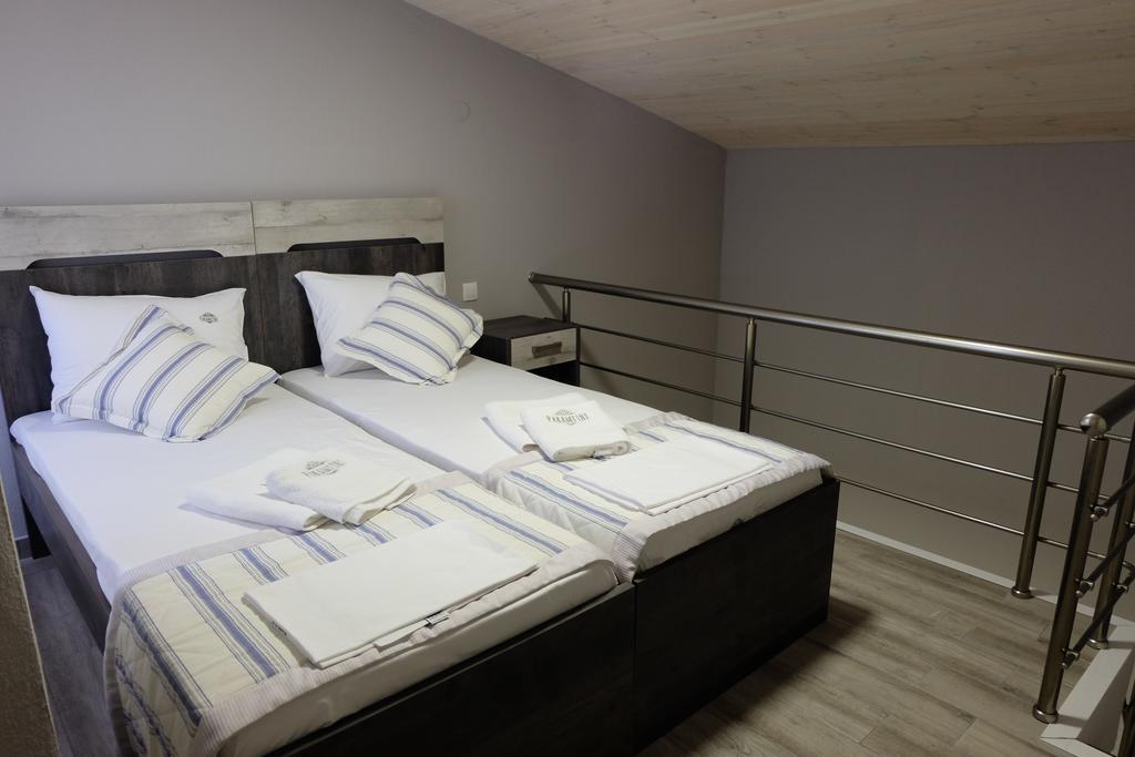 Paramithi Luxury Apartments Nikiti  Esterno foto