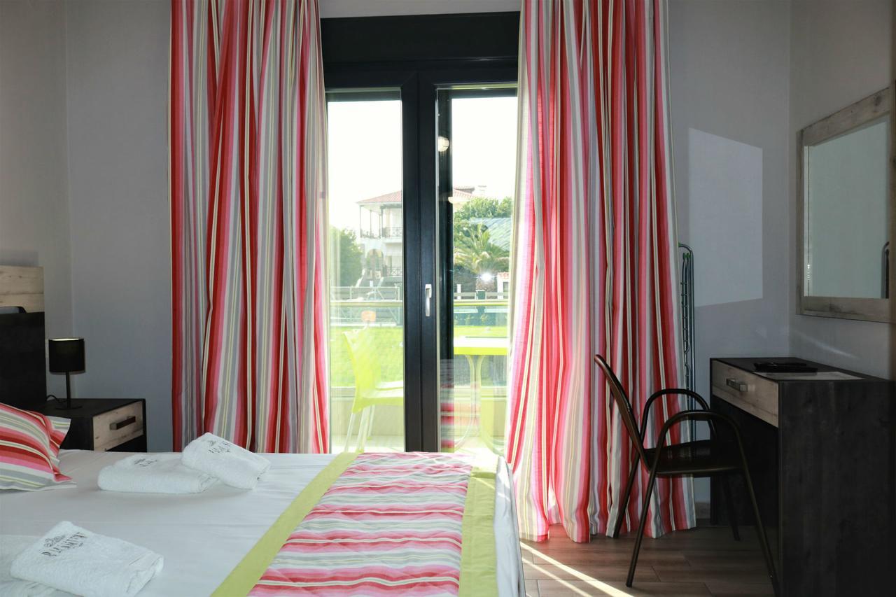 Paramithi Luxury Apartments Nikiti  Esterno foto