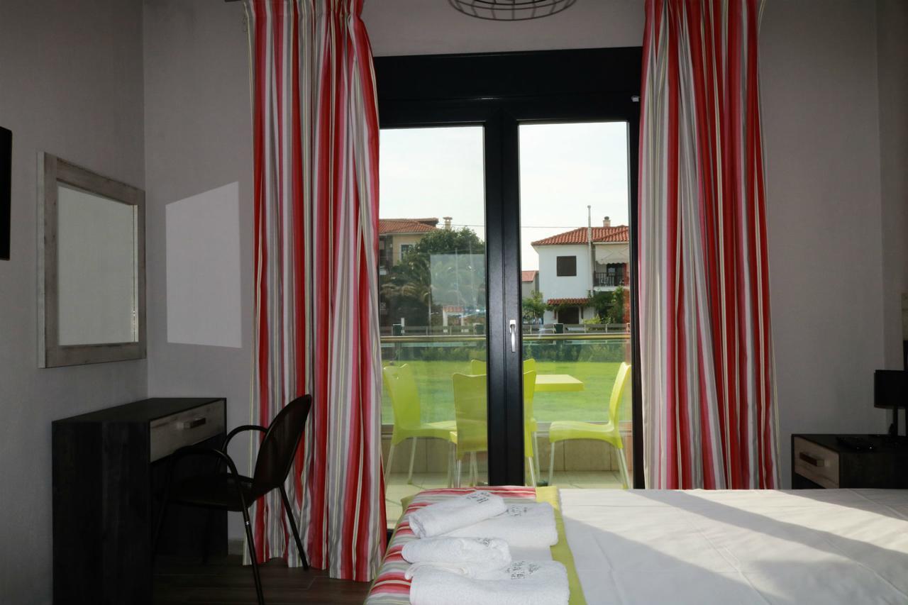 Paramithi Luxury Apartments Nikiti  Esterno foto